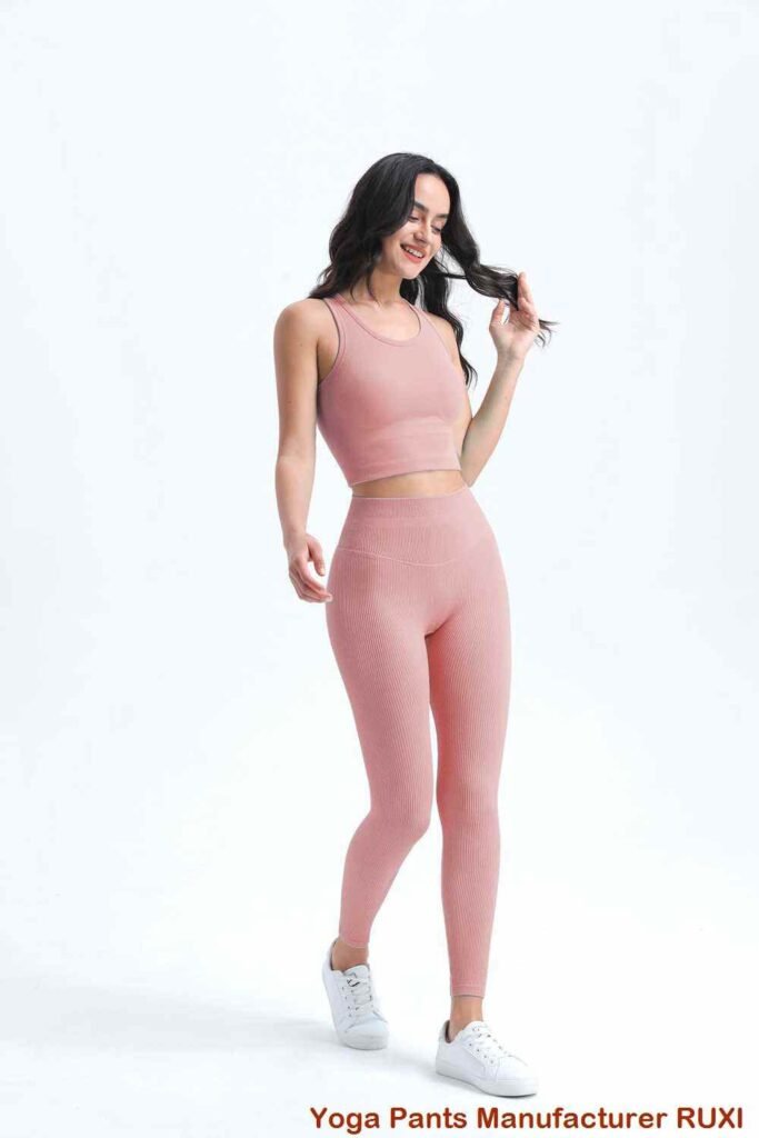 شورت رياضي مع شورت لركوب الدراجات